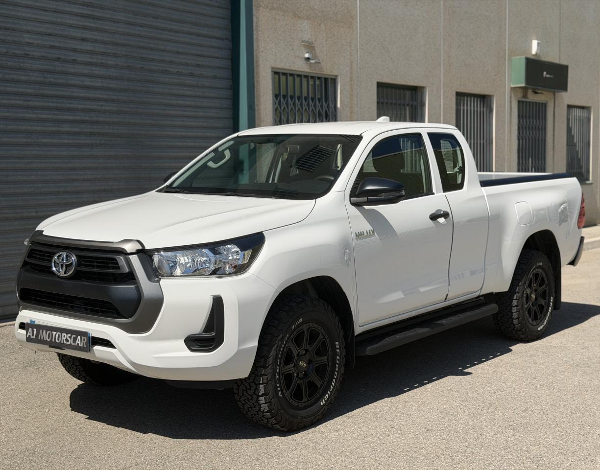 TOYOTA HI LUX Hilux 2.4L D-4D 4x4 (RC23) X-TRA CABINE