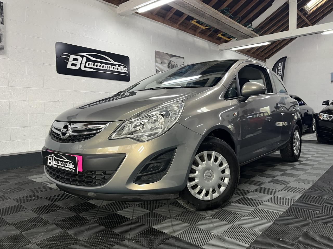 OPEL CORSA 1.2i  Selection