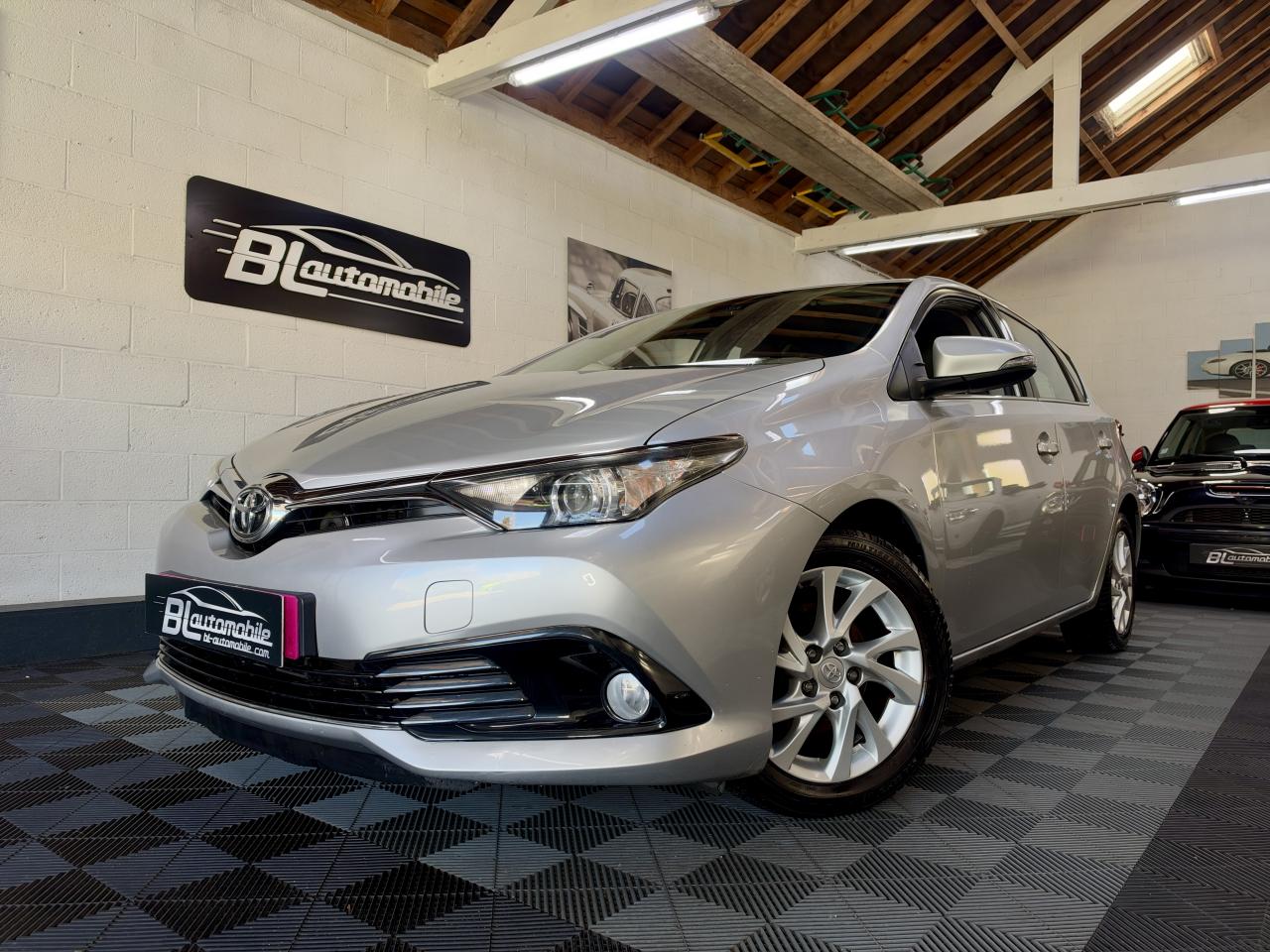 TOYOTA AURIS 1.2 Turbo Comfort 115ch Caméra - Bluetooth - Clim auto
