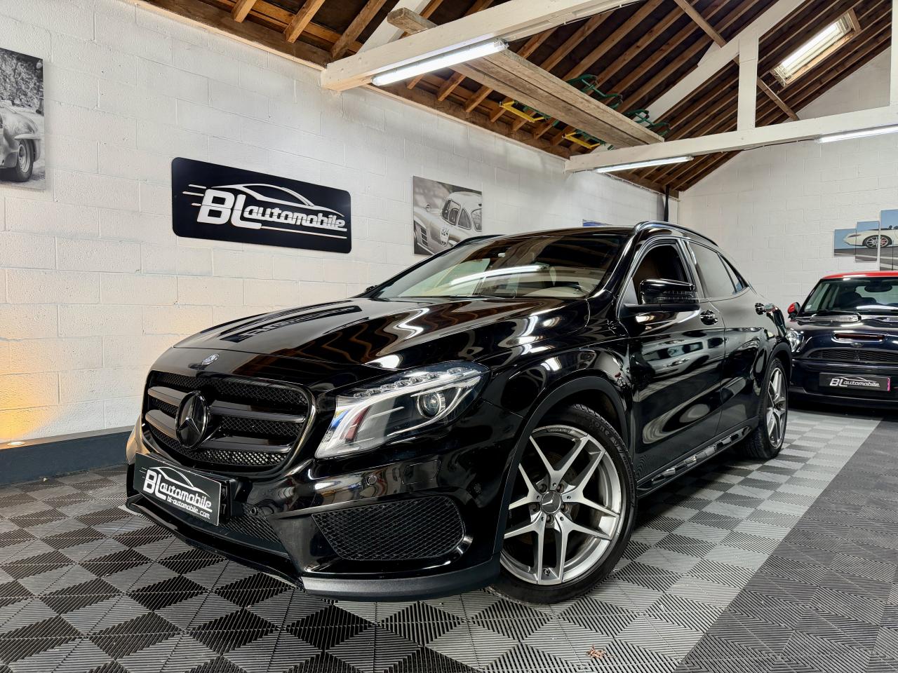 MERCEDES CLASSE GLA GLA 250 - Fascination 4-Matic - AMG Line - Sièges Chauffants - Radar AV/AR - Entretien complet Merce