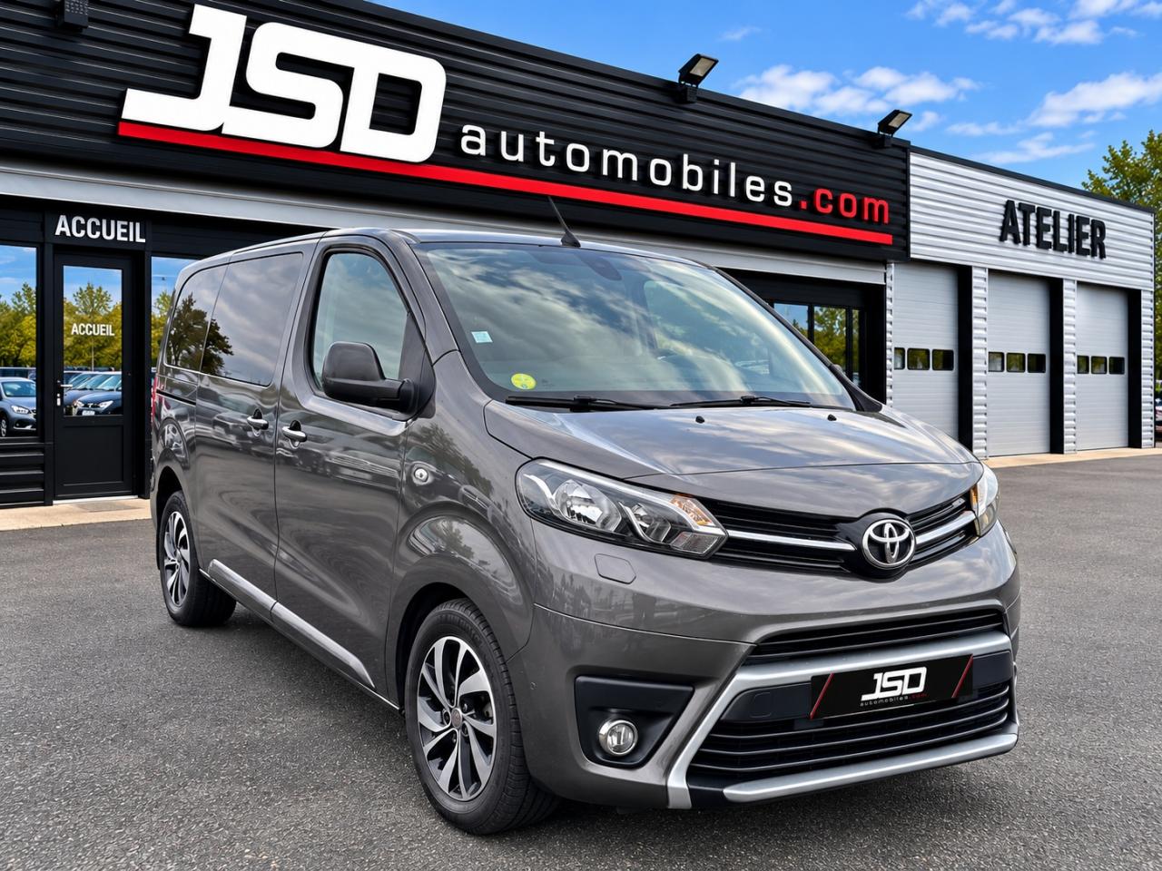 TOYOTA PROACE