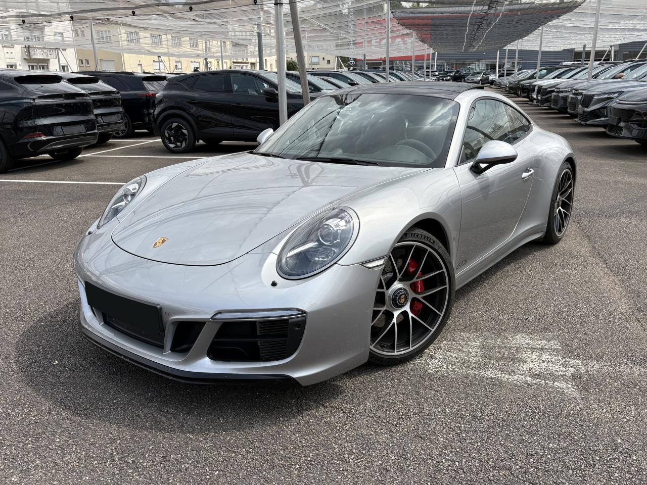 PORSCHE 911