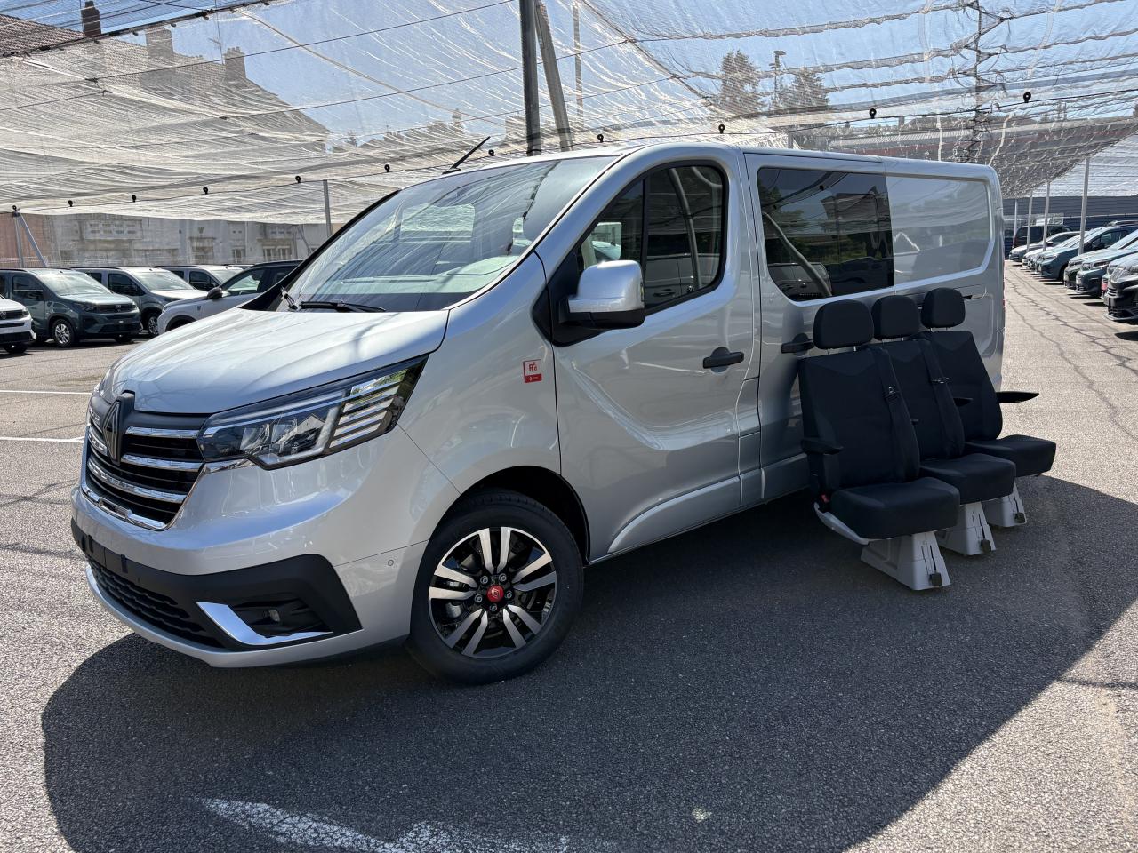 RENAULT TRAFIC