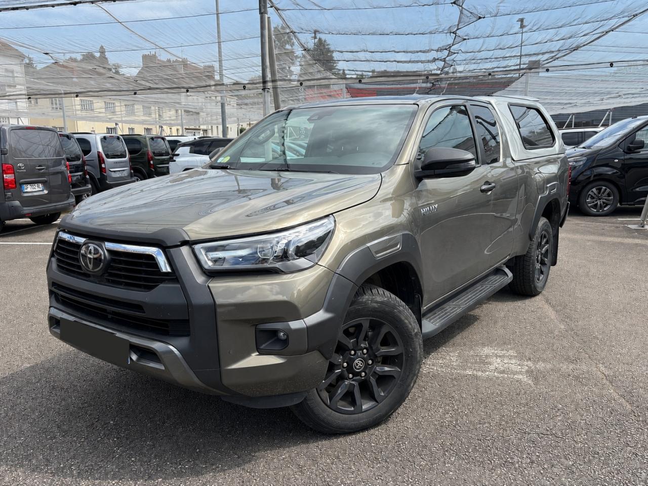 TOYOTA HILUX