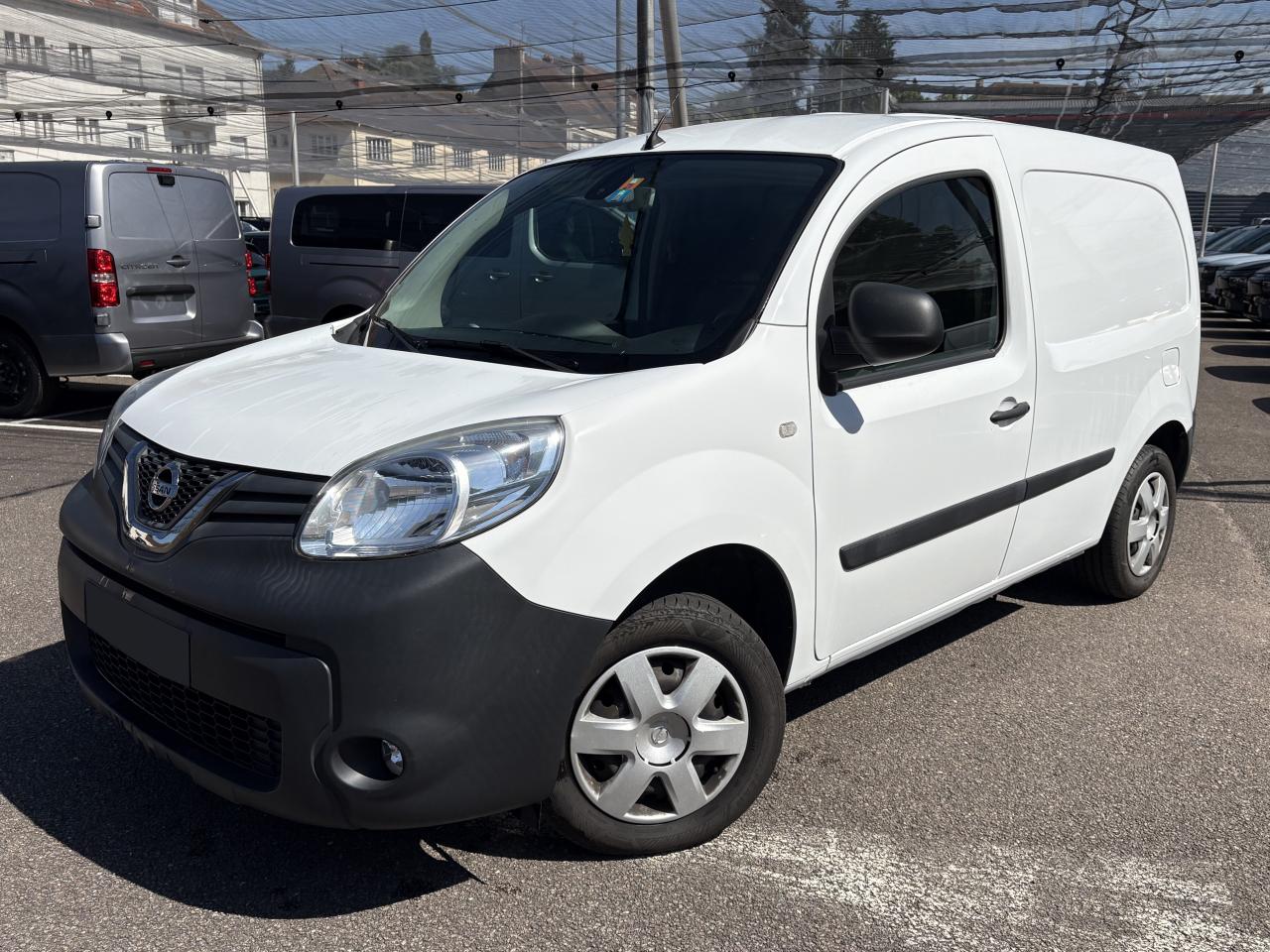 NISSAN NV250