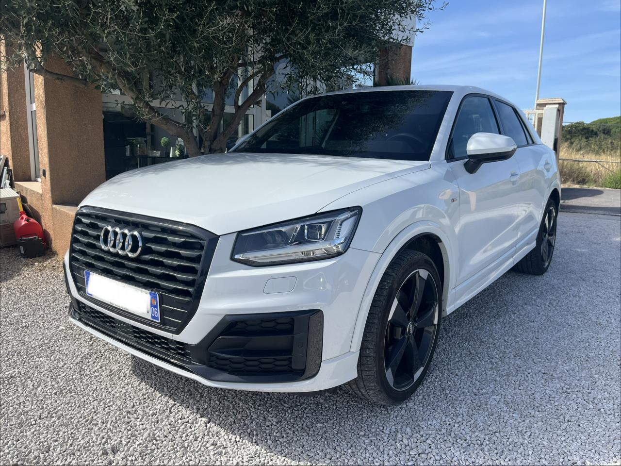 AUDI Q2