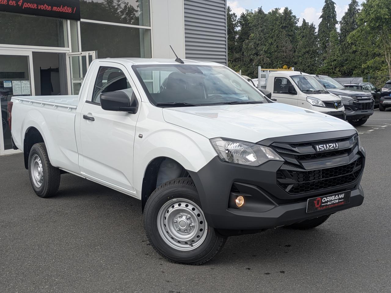 ISUZU D-MAX * 31 662 HT* SINGLE B-STRONG 2.2 DMS A/T 4x4 MY2026 Euro6e-bis SPLASH WHITE