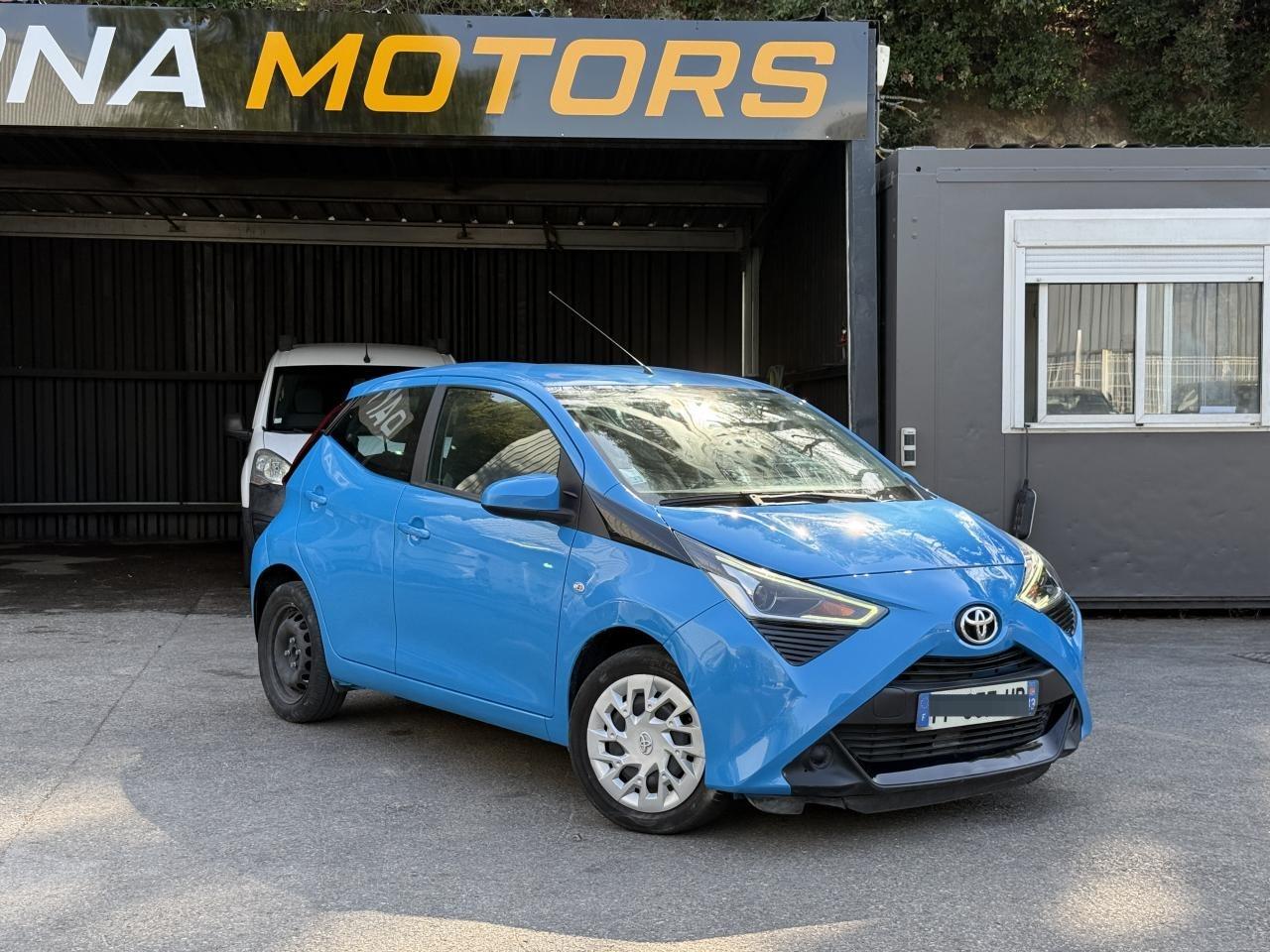 TOYOTA AYGO 1.0 VVT-i - BV x-shift  II  x-play ( boite automatique )