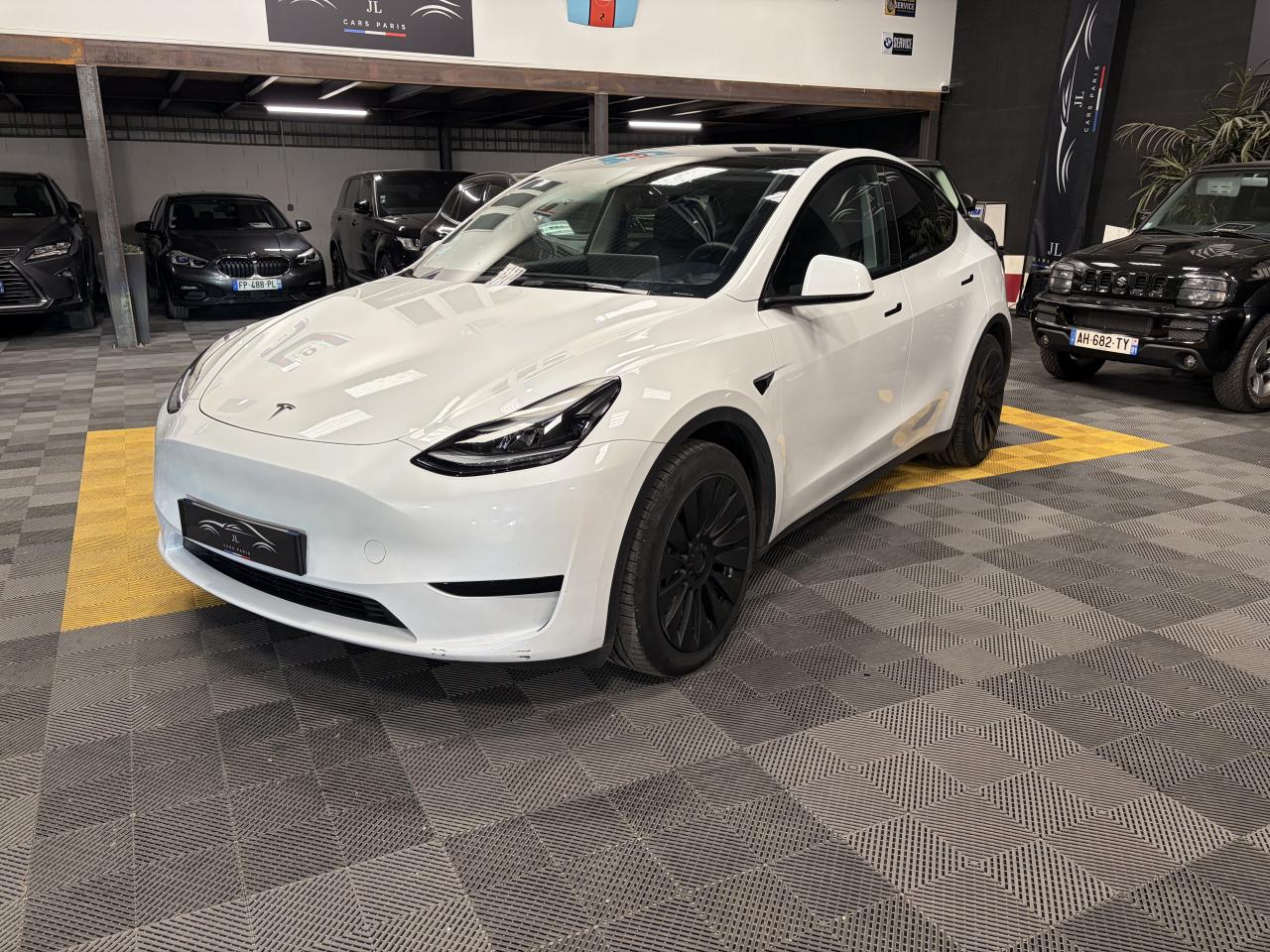 TESLA MODEL Y