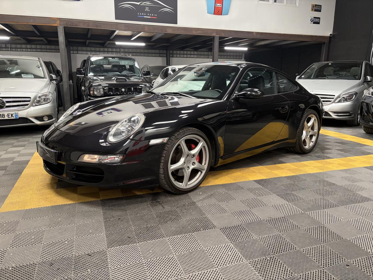 PORSCHE 911