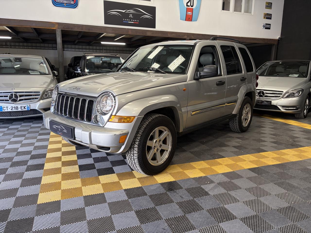 JEEP CHEROKEE