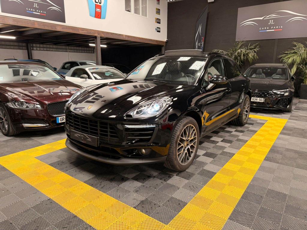 PORSCHE MACAN