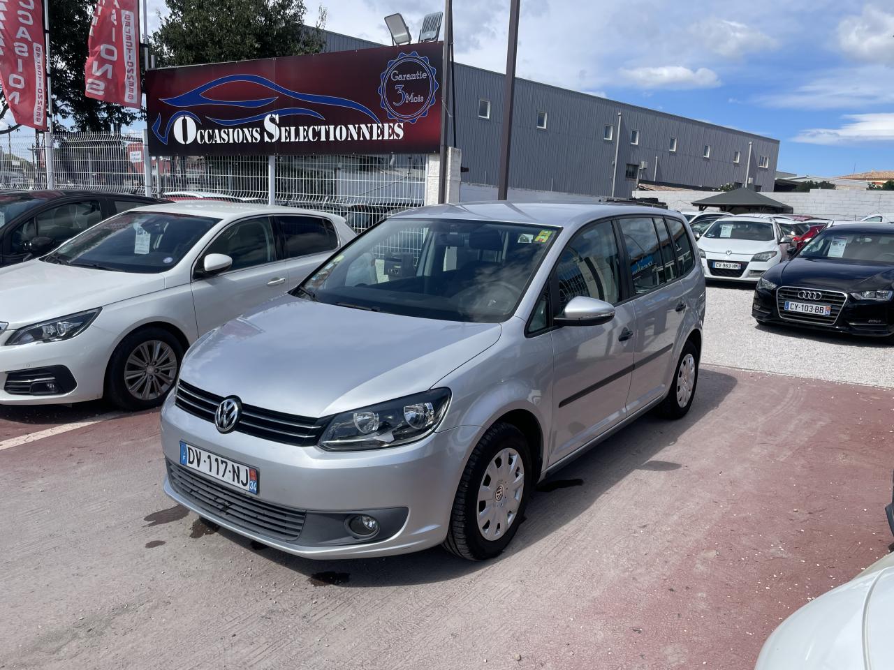 VOLKSWAGEN TOURAN