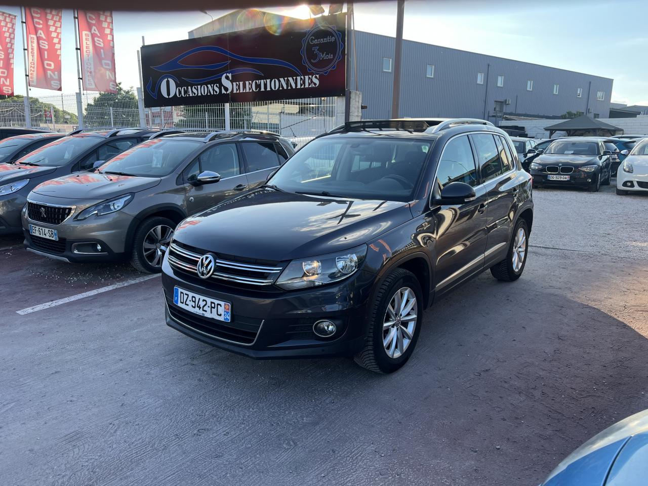 VOLKSWAGEN TIGUAN