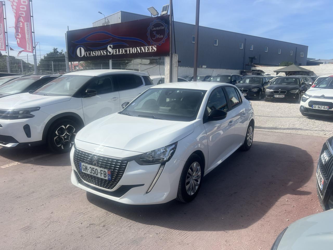 PEUGEOT 208