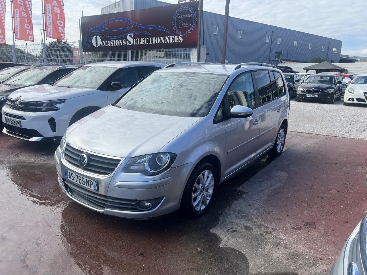 VOLKSWAGEN TOURAN