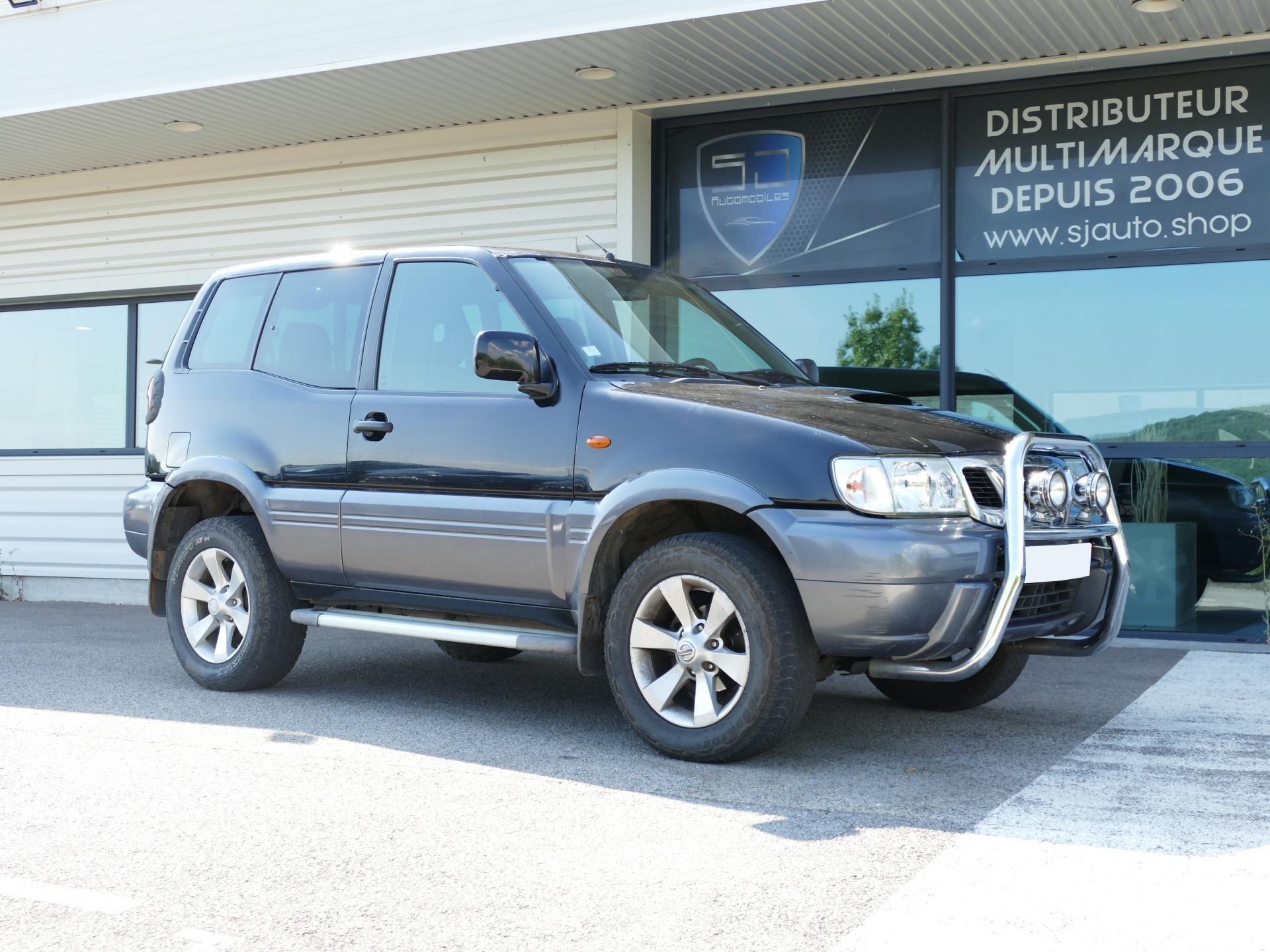 NISSAN TERRANO