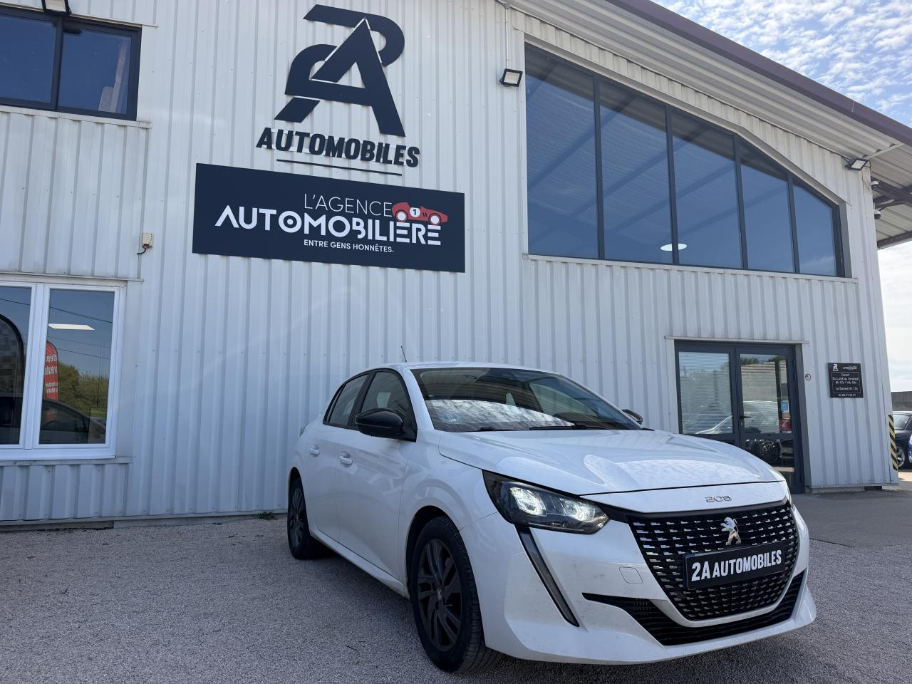 PEUGEOT 208