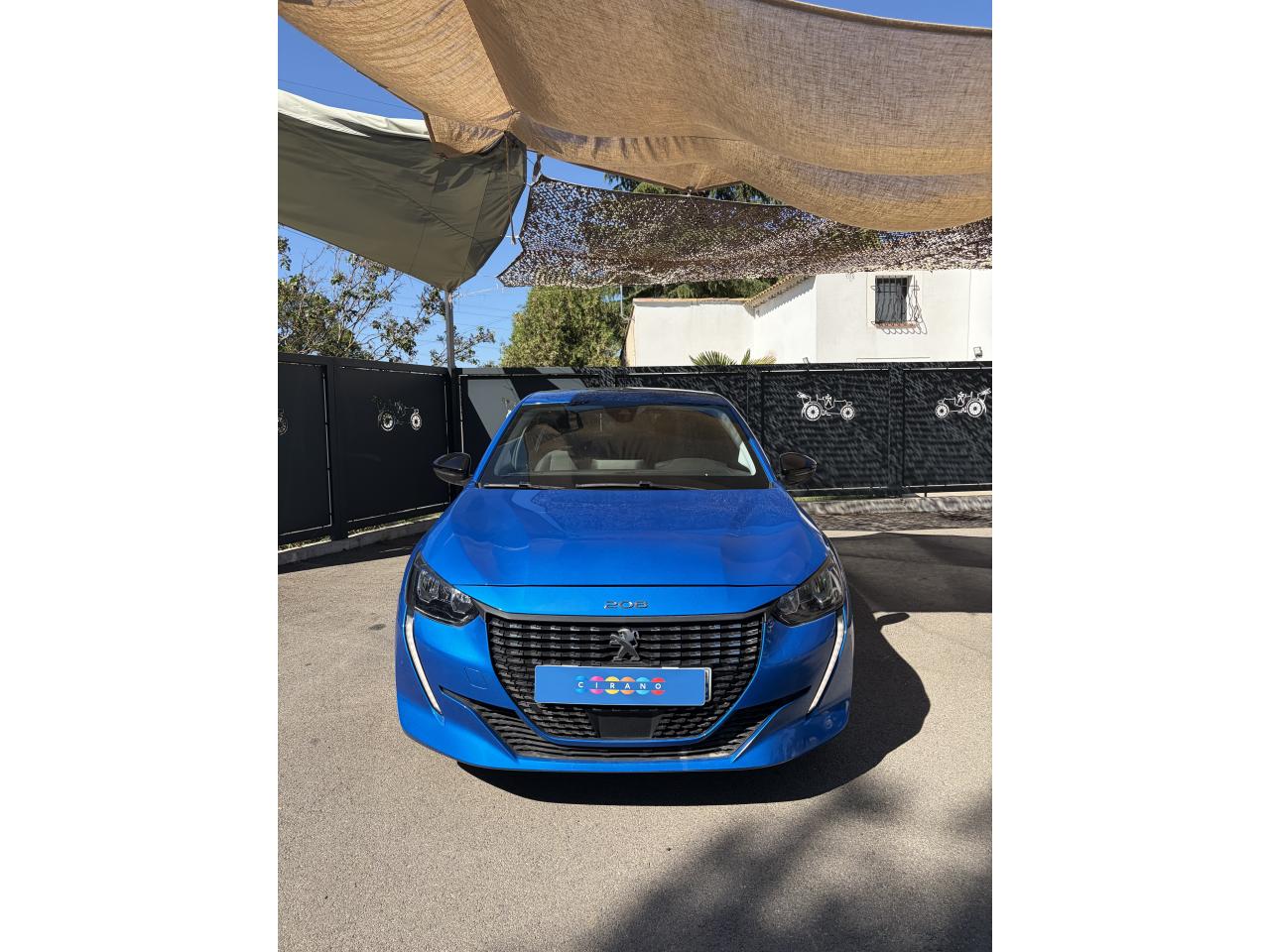 PEUGEOT 208