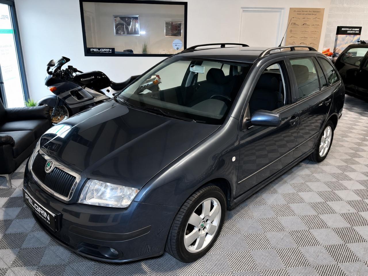 SKODA FABIA Break 1.4 16V 75 Ch finition Elegance - Clim - Regul - Radar - Jantes alu