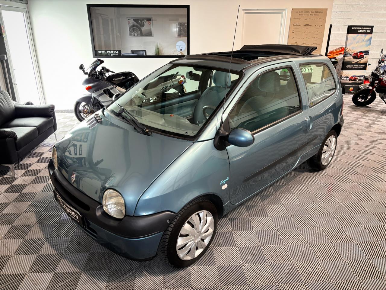 RENAULT TWINGO 1.2i - finition Lazuli (Phase 4) - Découvrable - Superbe état
