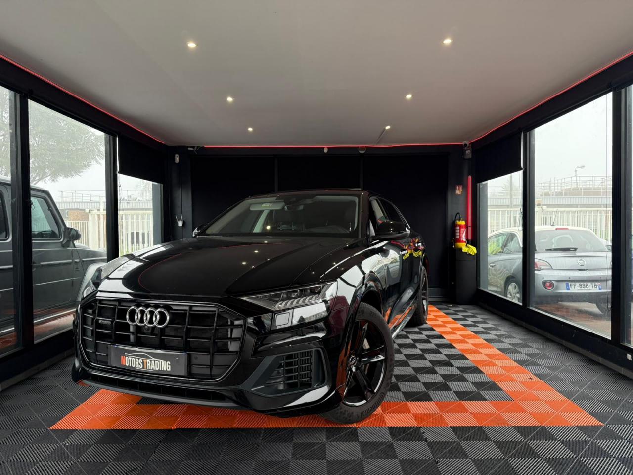 AUDI Q8