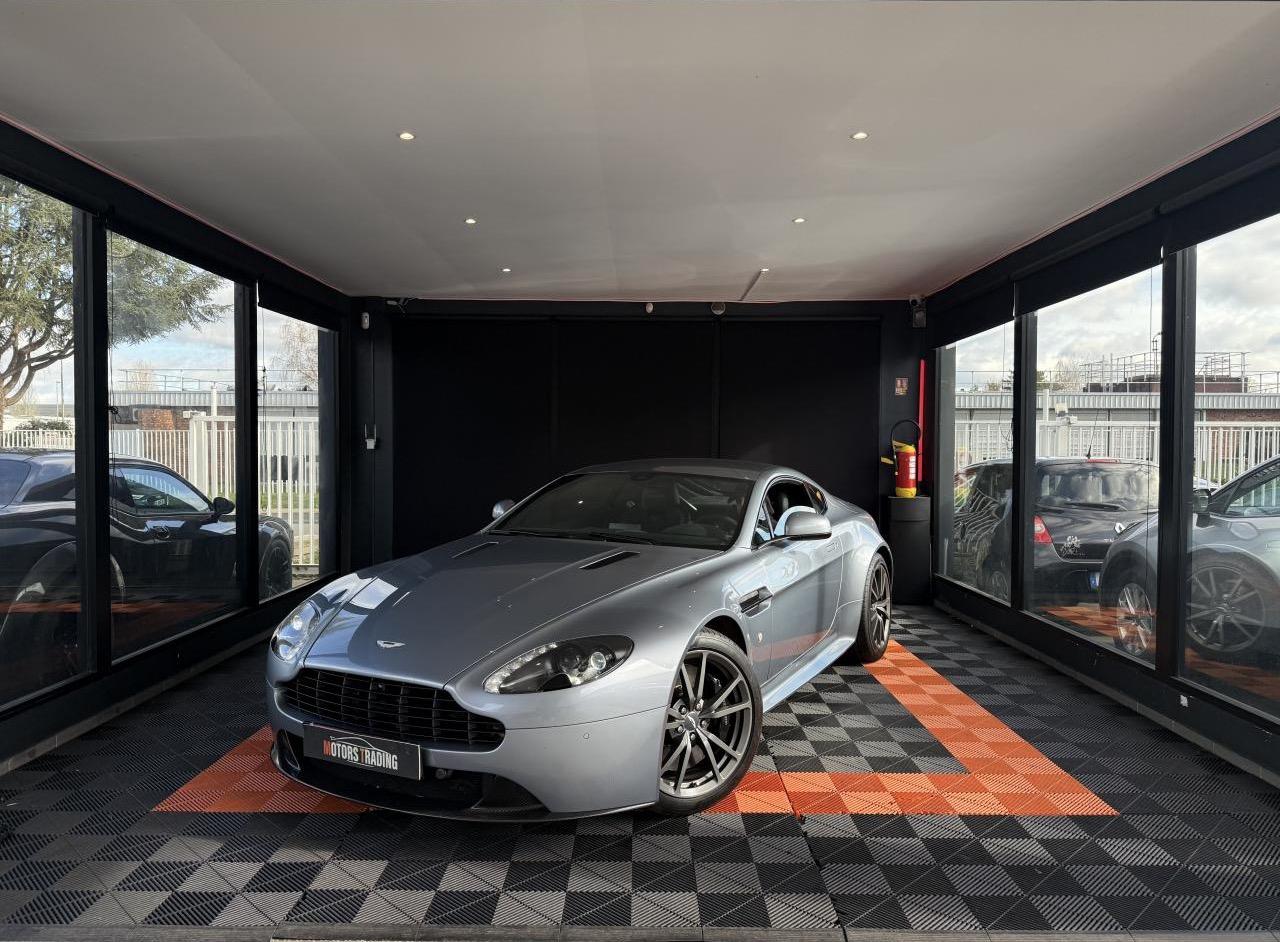ASTON MARTIN VANTAGE