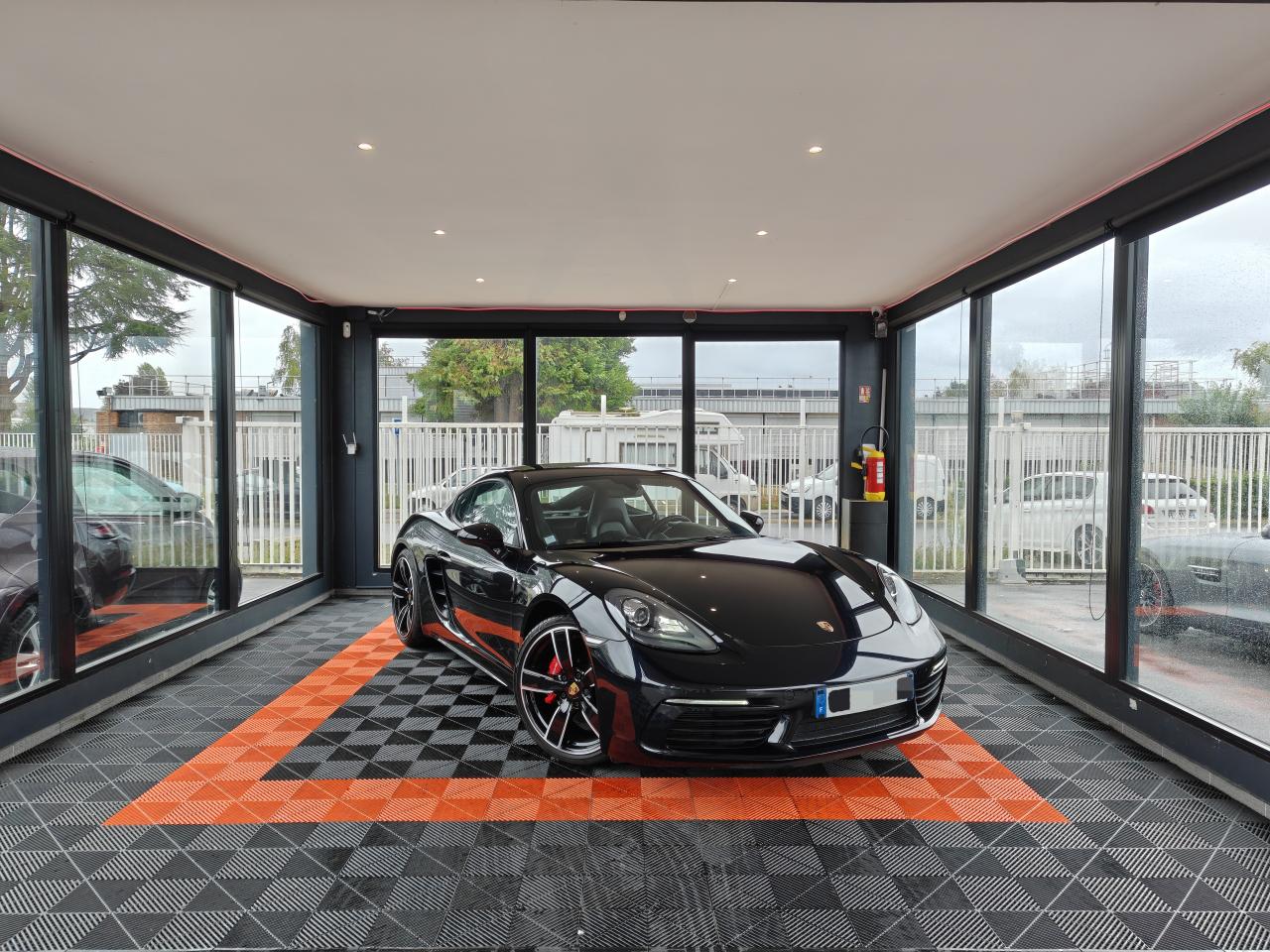 PORSCHE CAYMAN