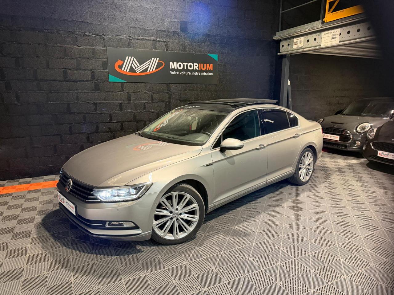 VOLKSWAGEN PASSAT