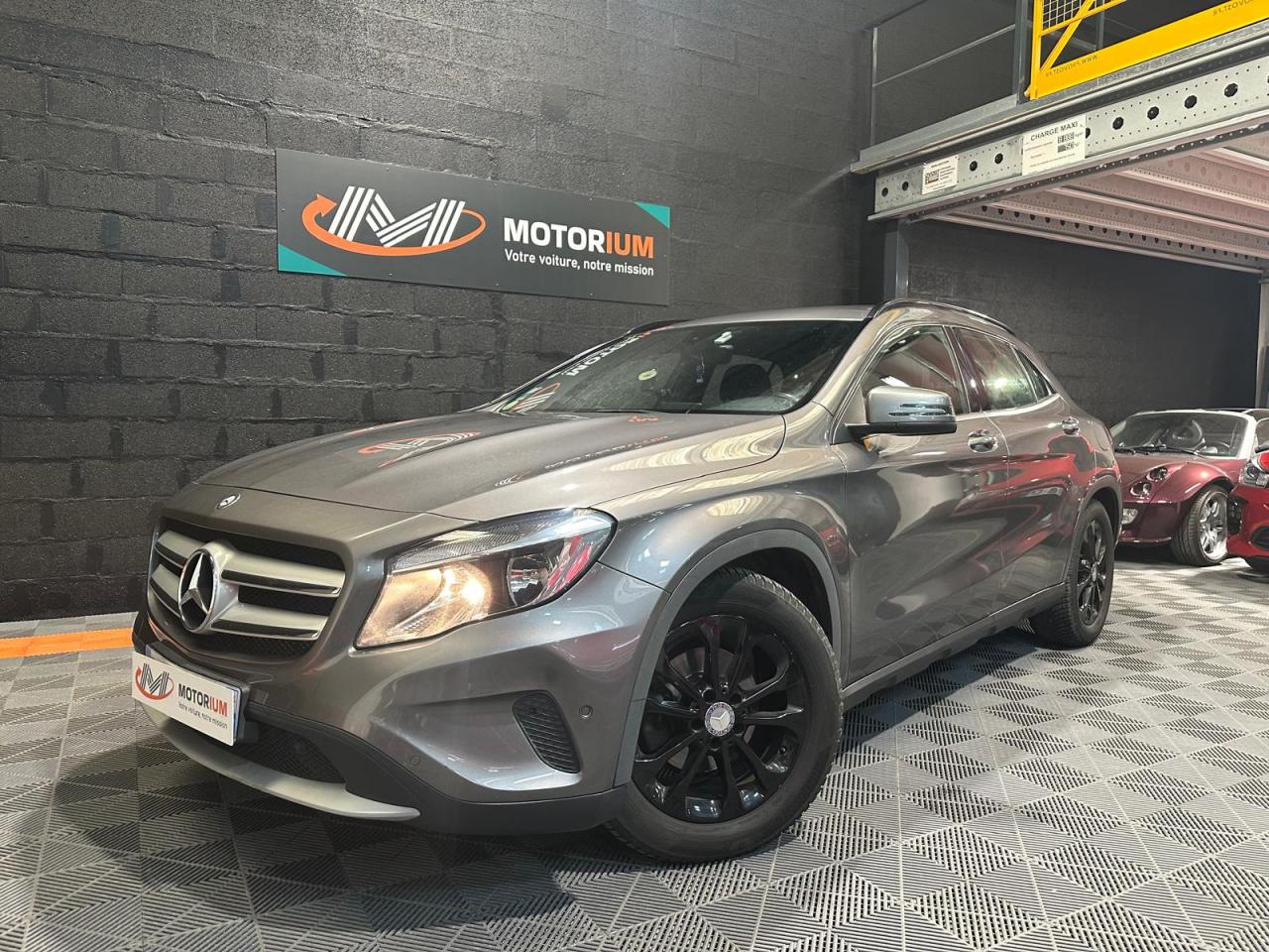 MERCEDES GLA