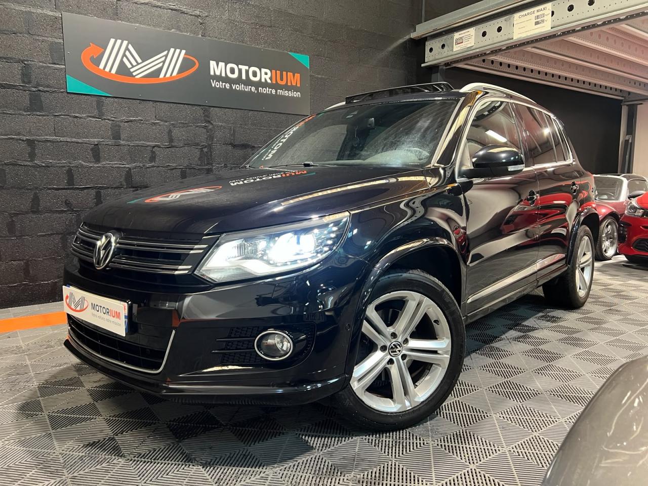 VOLKSWAGEN TIGUAN