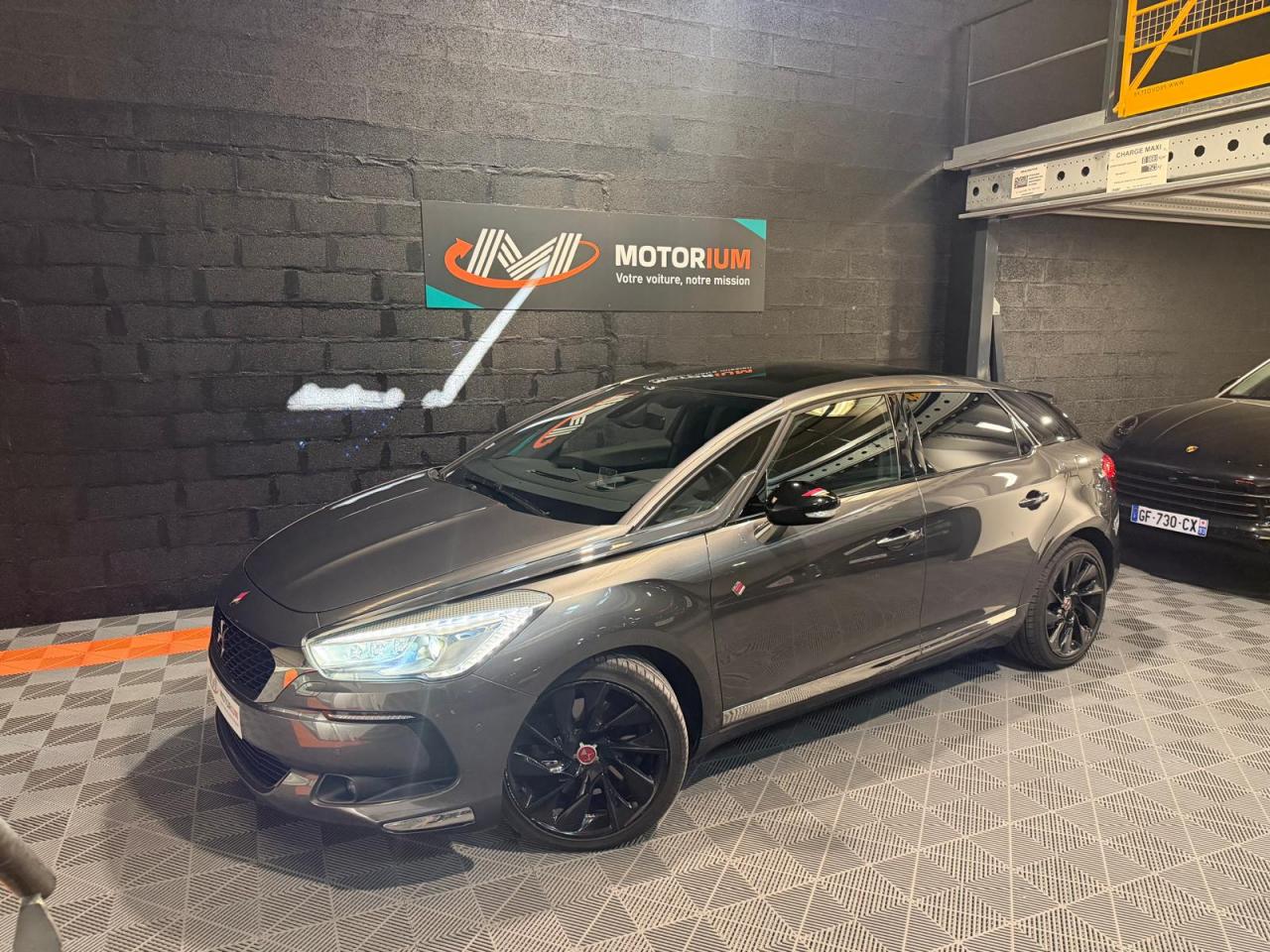 DS DS 5 2.0 BlueHDi - 180 - EAT6 - Performance - TOIT PANO - ALCANTARA - TETE HAUTE