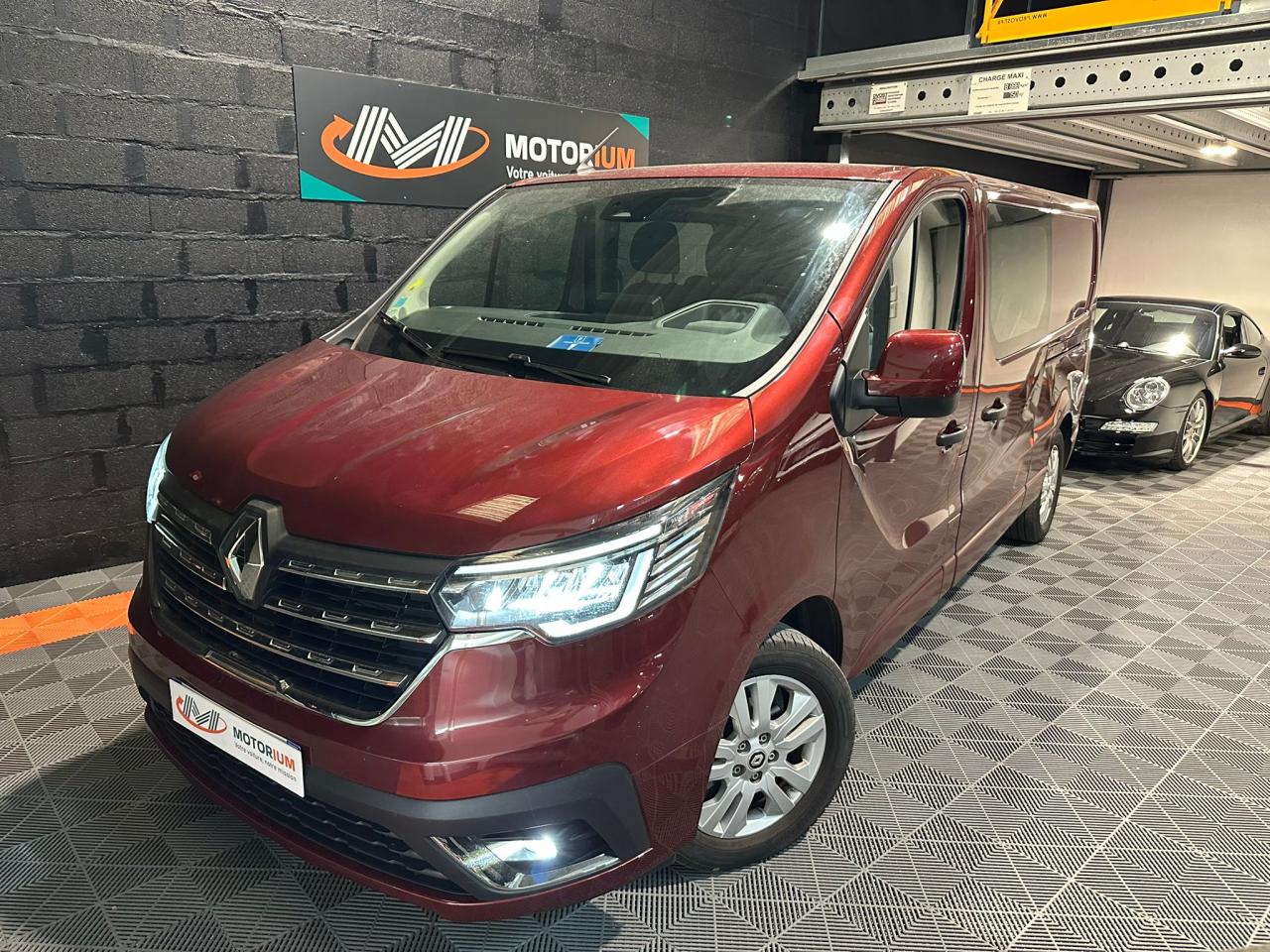 RENAULT TRAFIC