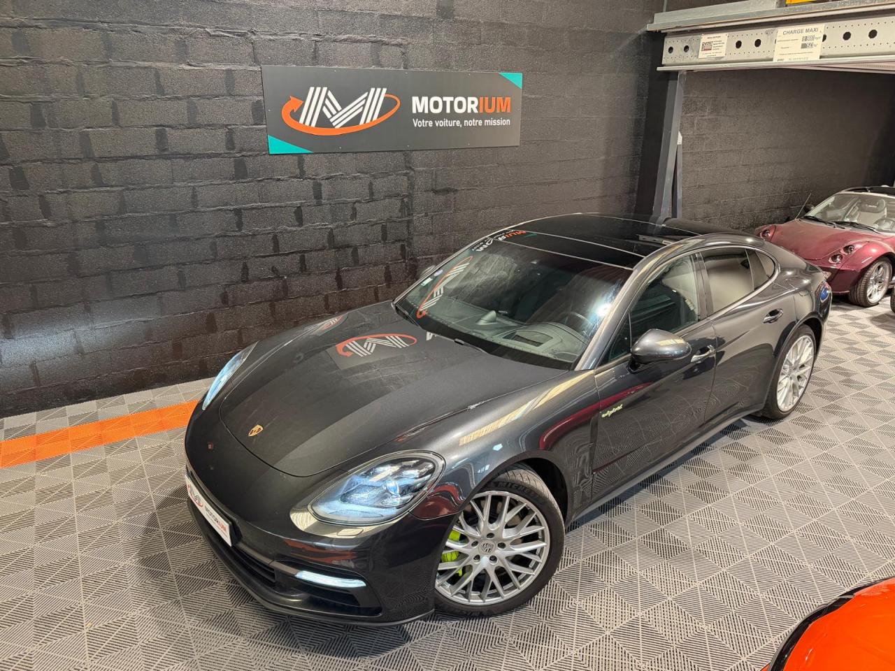 PORSCHE PANAMERA