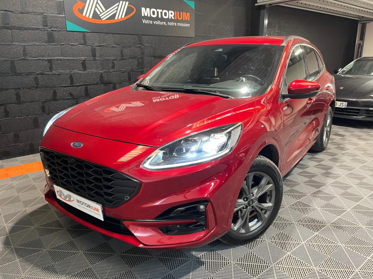FORD KUGA 2.5 - 225 - PHEV - ST-Line - SIEGES & VOLANT CHAUFFANTS - HAYON ELEC