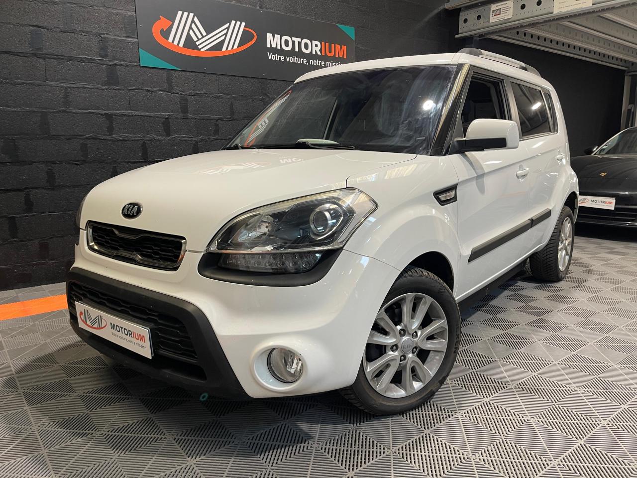 KIA SOUL 1.6 CRDI - décaissement total - hayon auto - 2 embases au sol - RARE