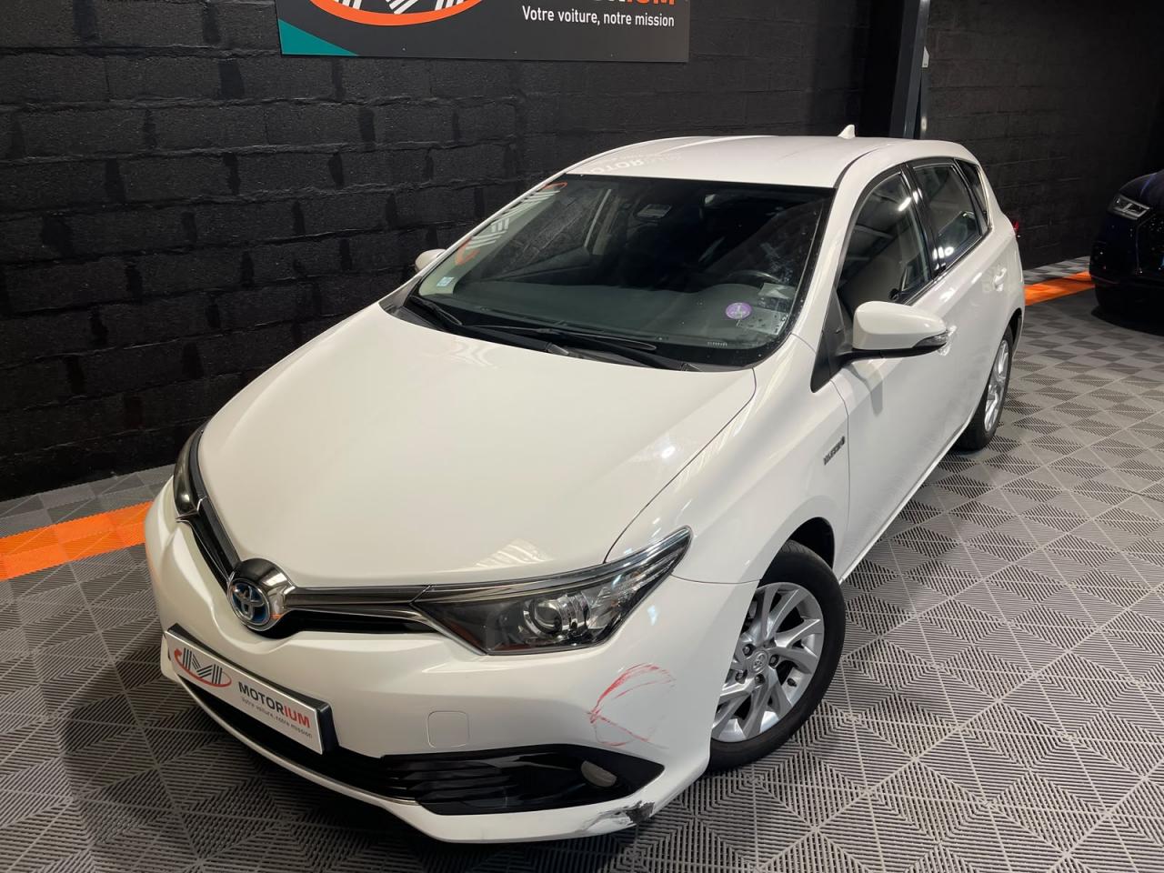 TOYOTA AURIS
