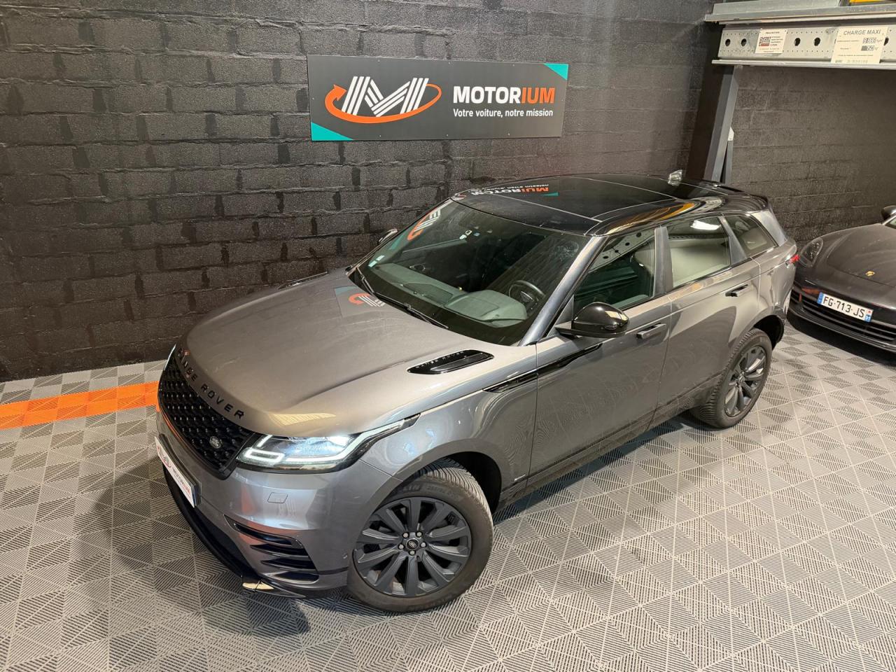 LAND ROVER RANGE ROVER VELAR 2.0 D240 - BVA  R-Dynamic HSE - MERIDIAN - TOIT PANO - SIEGES CHAUFFANTS