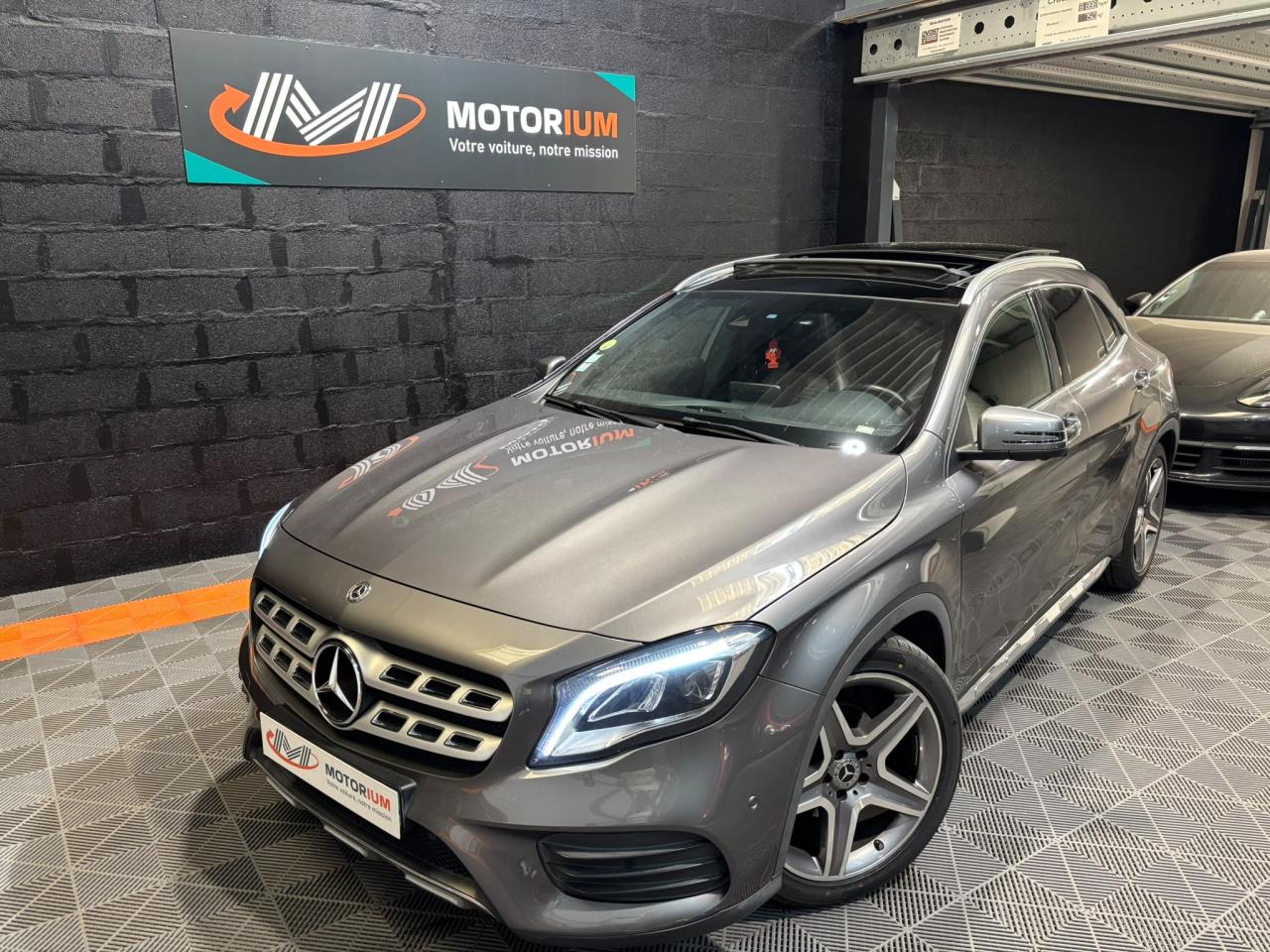 MERCEDES GLA