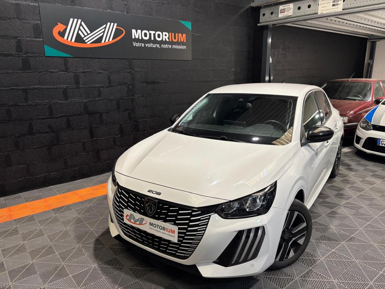 PEUGEOT 208
