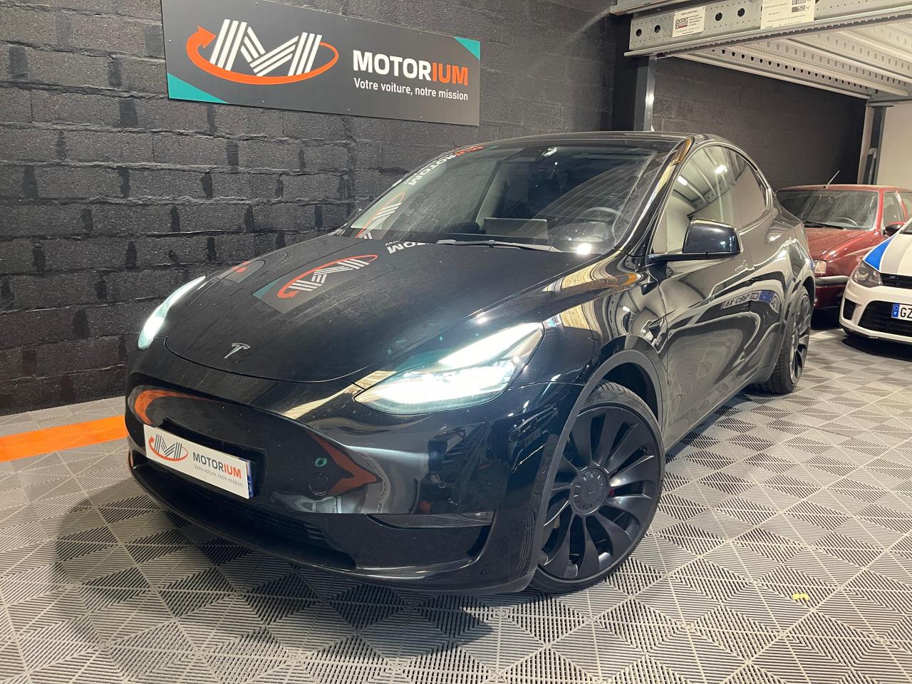 TESLA MODEL Y