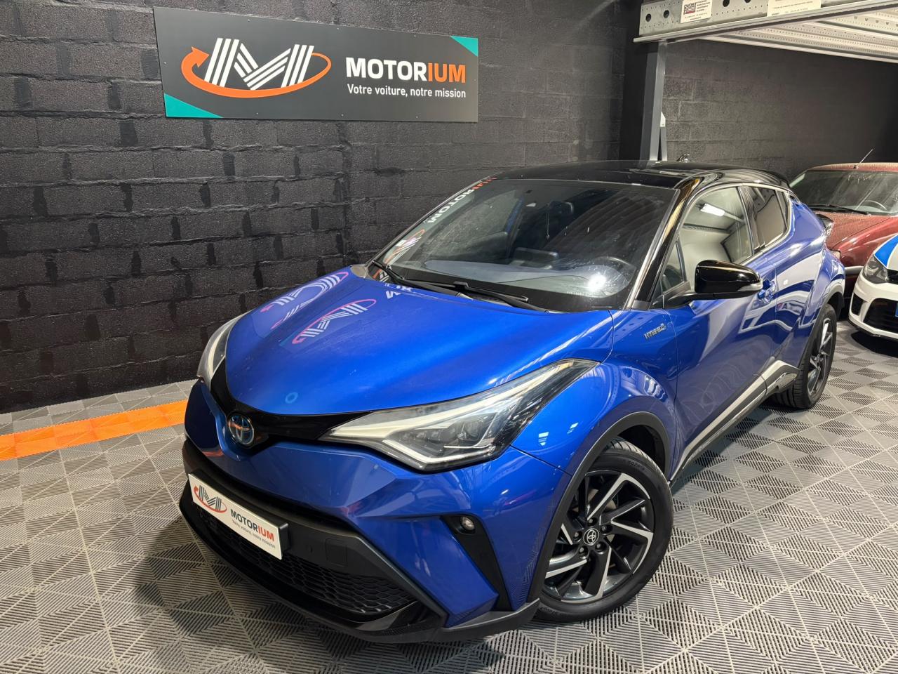 TOYOTA C-HR 1.8 Hybrid - GRAPHIC - CAM DE RECUL - CARPLAY - ENTRETIEN SUIVI