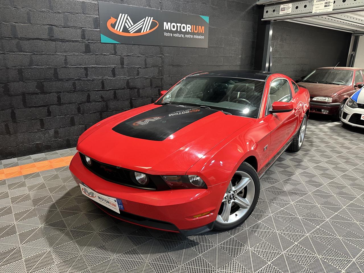 FORD MUSTANG