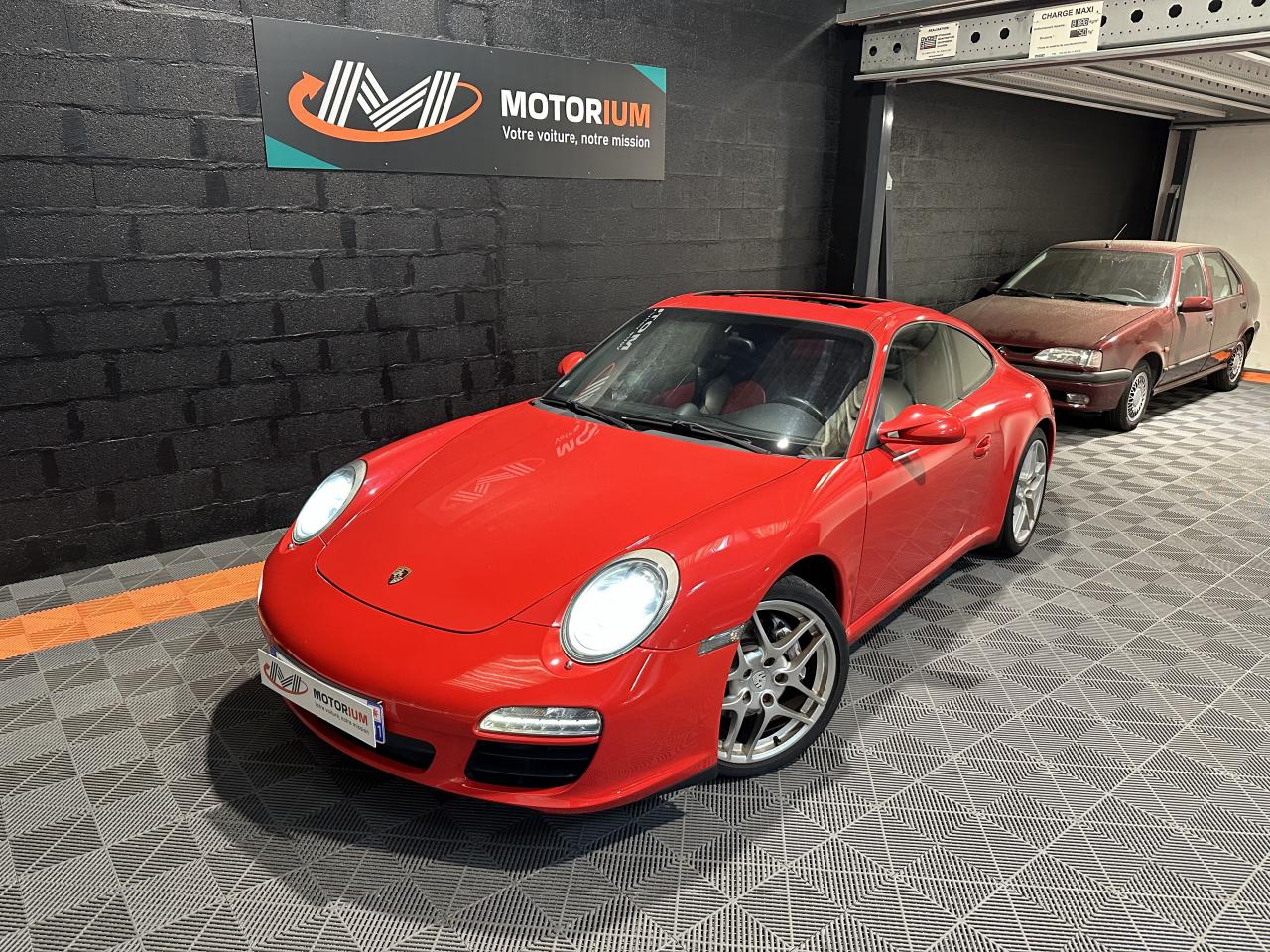 PORSCHE 911