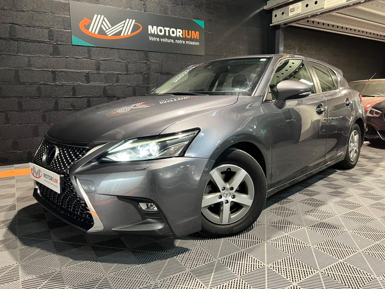 LEXUS CT 200h - BV E-CVT - Business PHASE 3 - Carplay - SOH Lexus dispo - Sort de révision - Suivi co