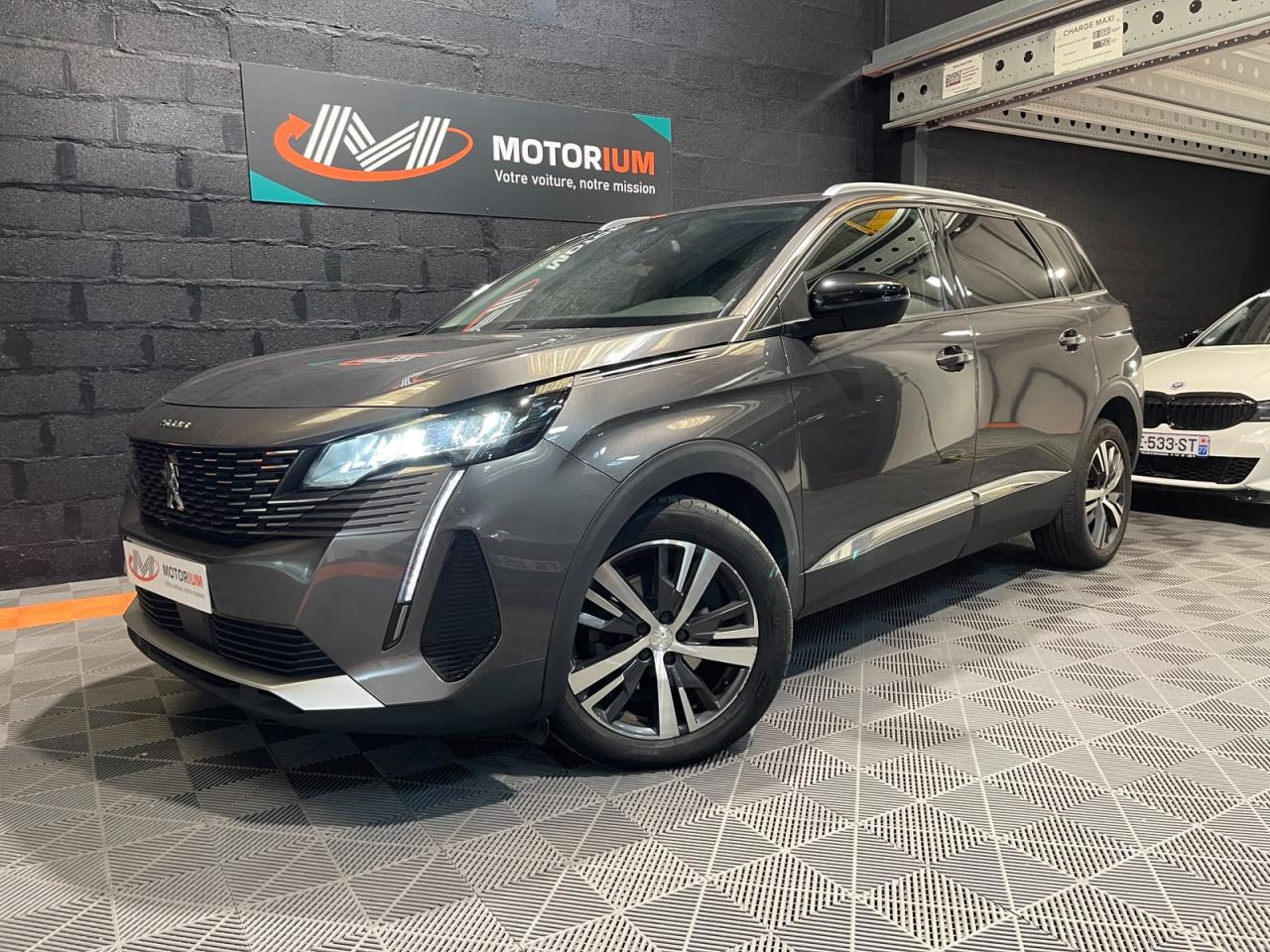 PEUGEOT 5008