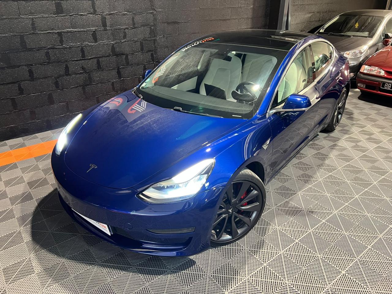 TESLA MODEL 3 Performance - Batteries neuves - Belle config - Compteur digital - Ecran arrière
