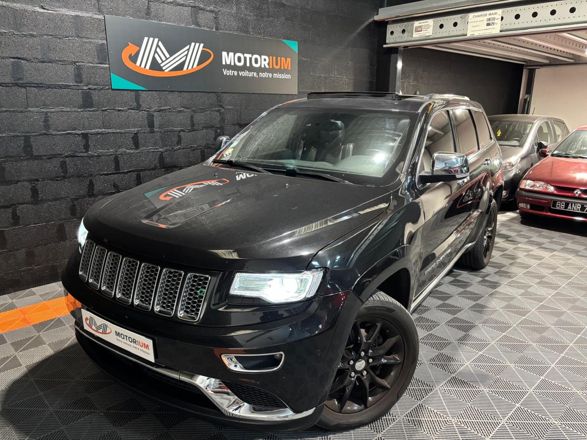 JEEP GRAND CHEROKEE 3.0 V6 - SUMMIT - SUIVI D\'ENTRETIEN - CAM DE RECUL - SIEGES/ VOLANTS CHAUFFANTS