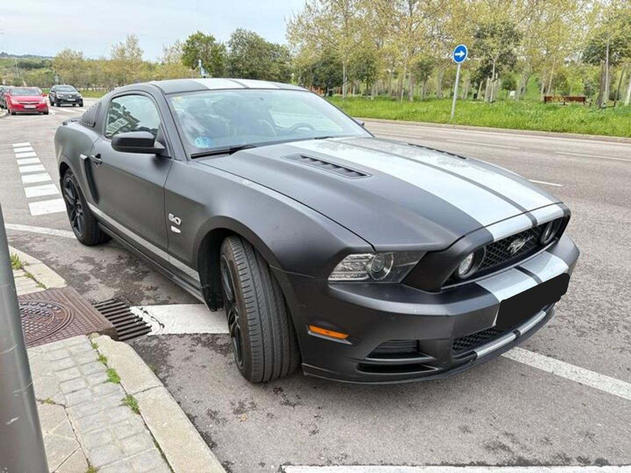 FORD MUSTANG