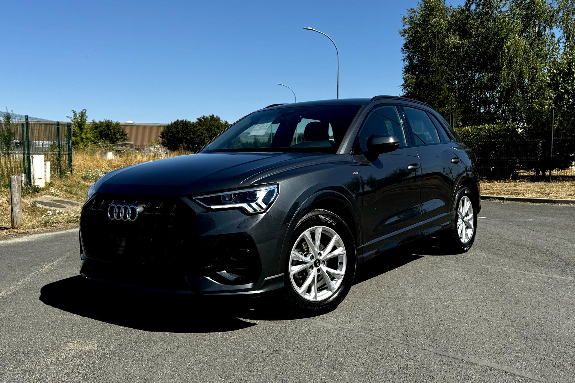 AUDI Q3 2.0 35 TDI - 150 - BV S-tronic   S Line - Carplay - 1 ère Main